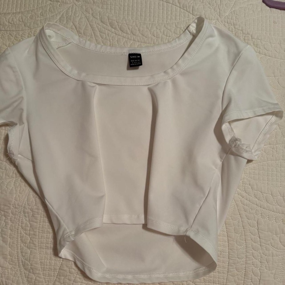 SHEIN White Pleated Front Crop Short Sleeve Top